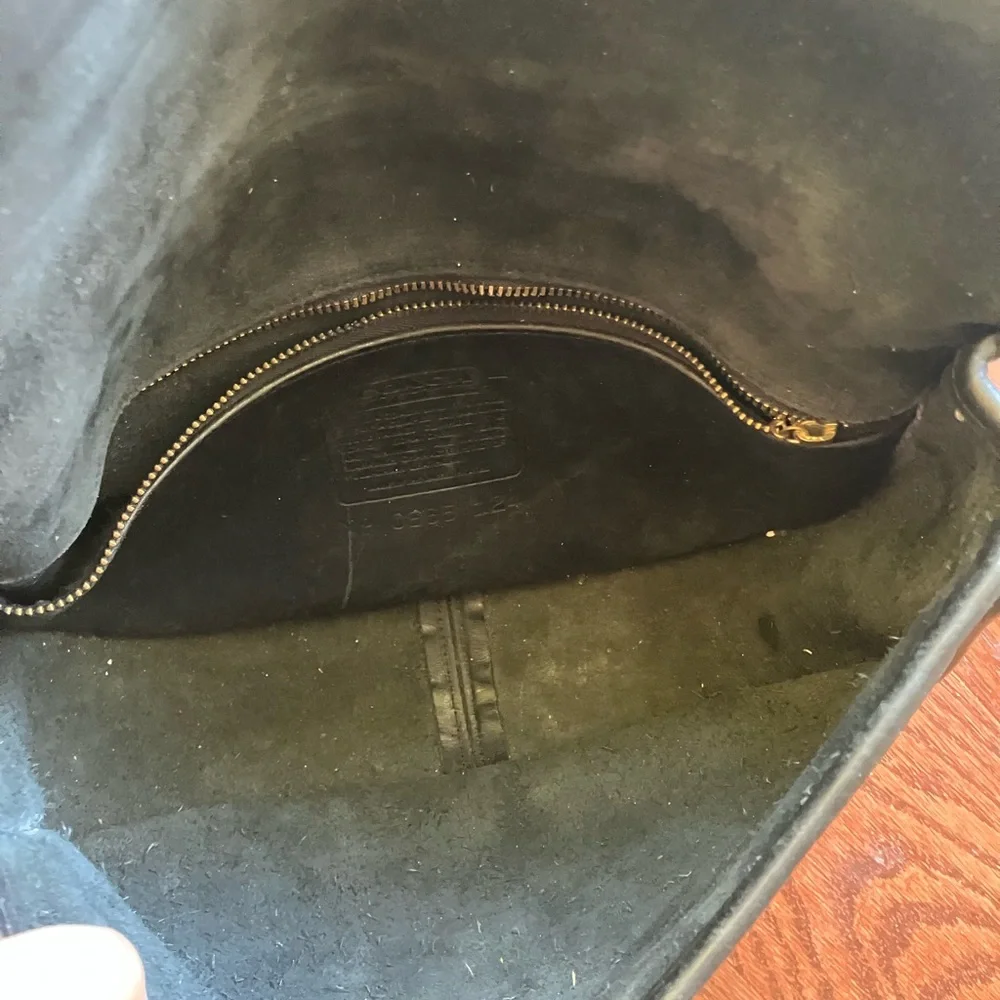 Vintage Coach Black Leather Shoulder Bag
